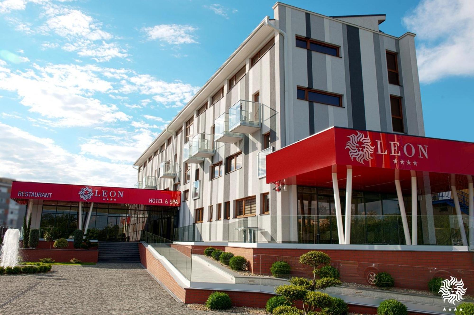 Hotel Leon&Spa Arad Exterior foto