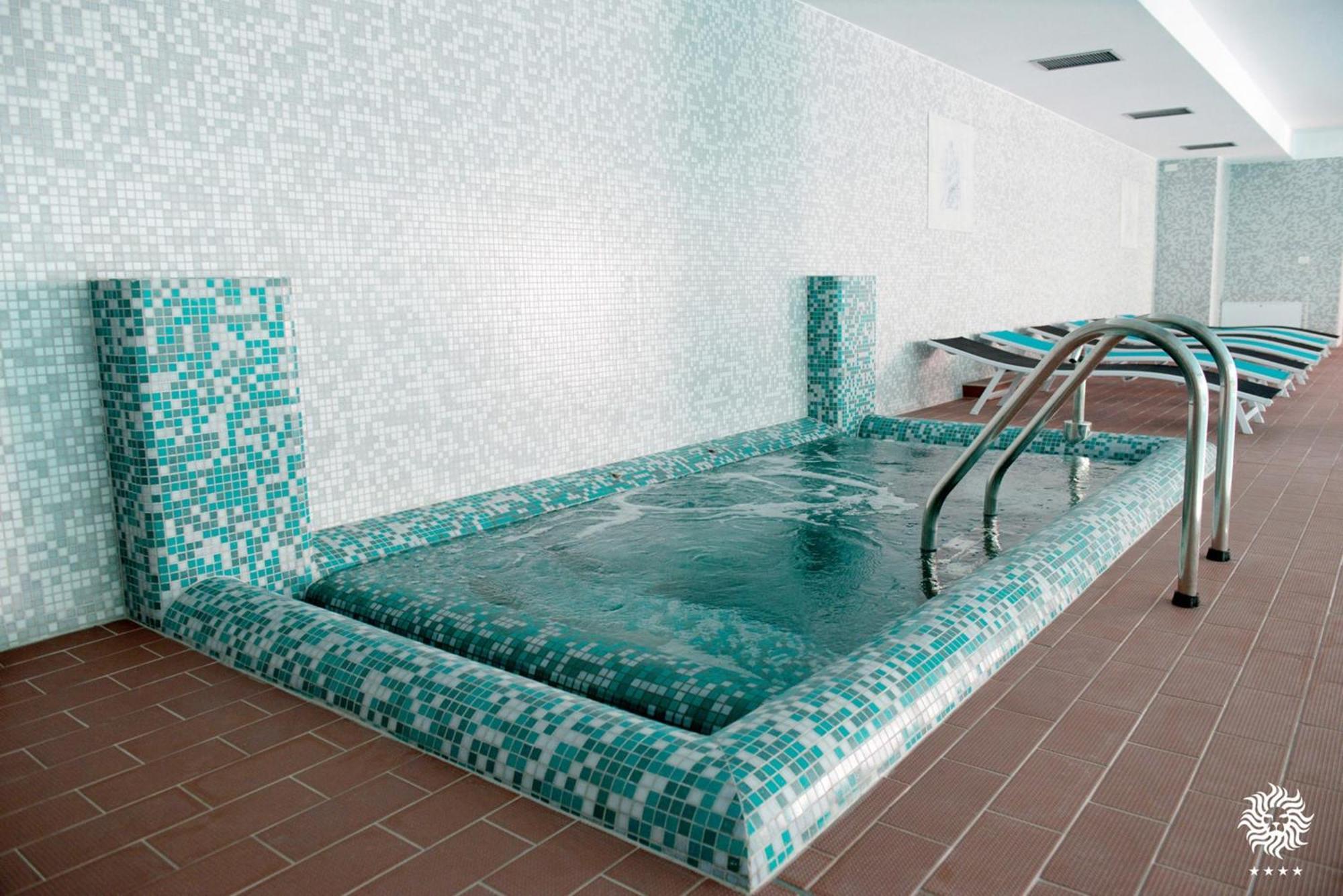 Hotel Leon&Spa Arad Exterior foto