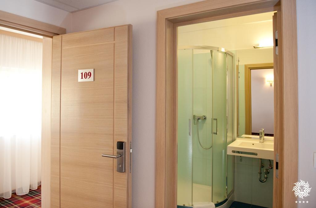 Hotel Leon&Spa Arad Zimmer foto